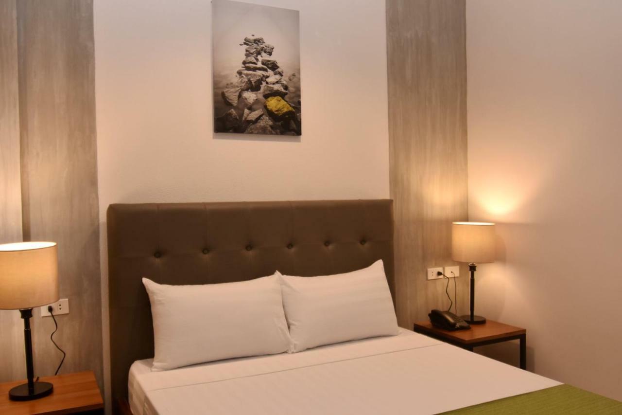 Andeo Suites Angeles Esterno foto