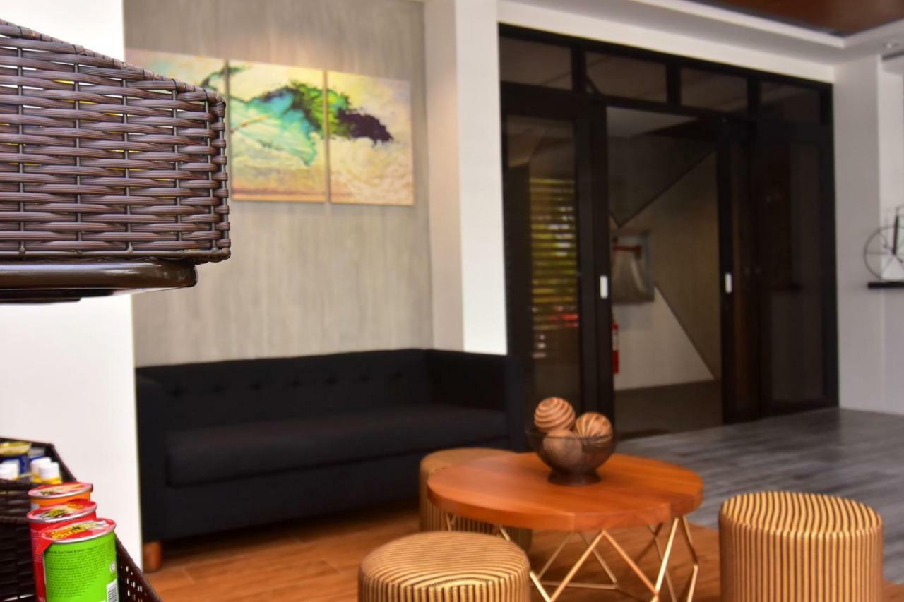 Andeo Suites Angeles Esterno foto